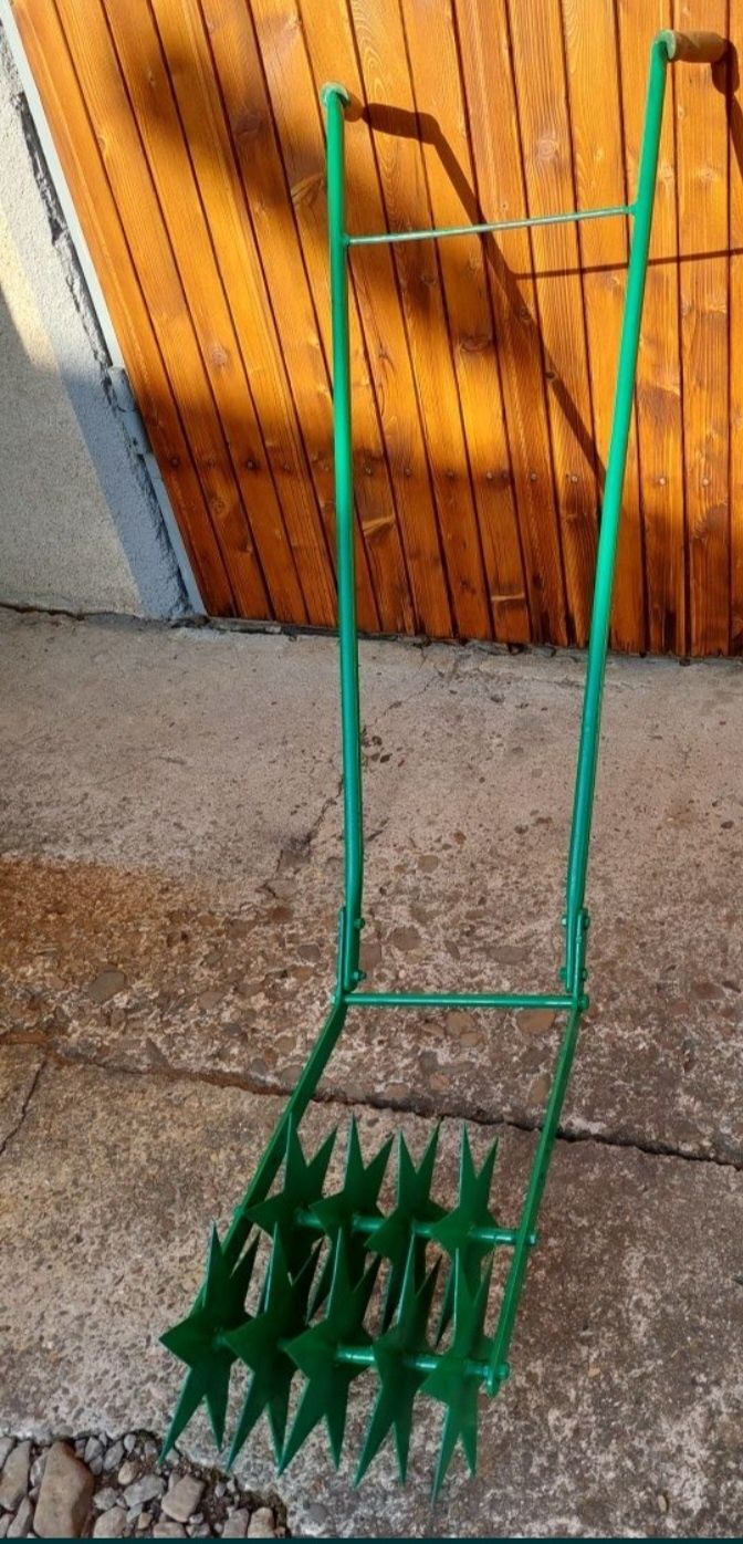 Spulchniacz ręczny