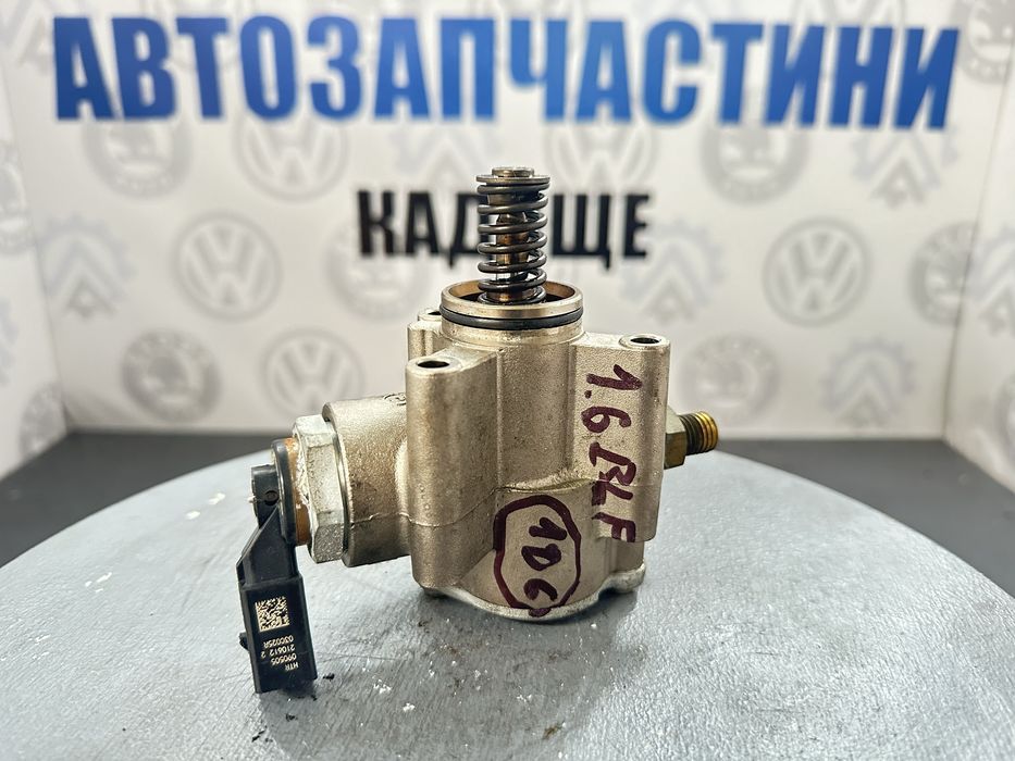 Насос паливний високого тиску 1.6 FSI ТНВД бензин Touran Octavia Golf