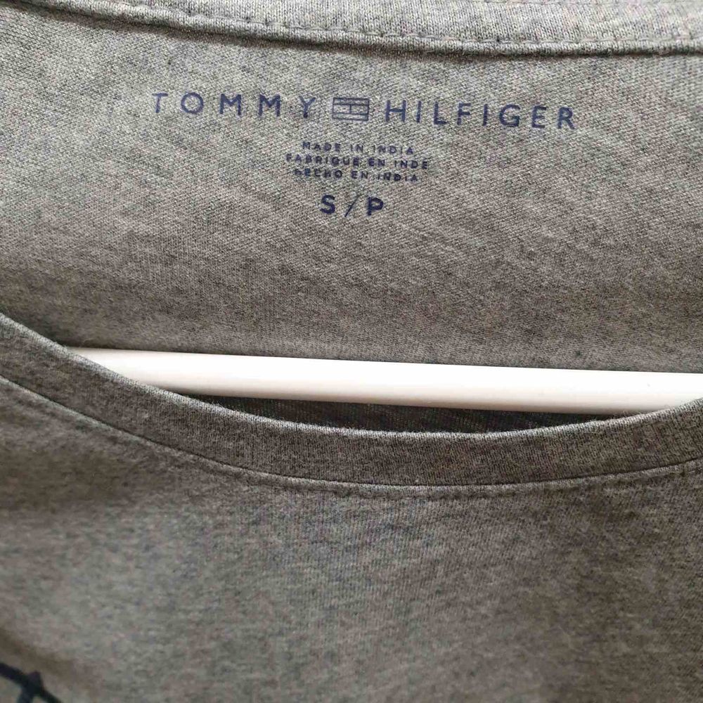 Футболка Tommy Hilfiger розмір S