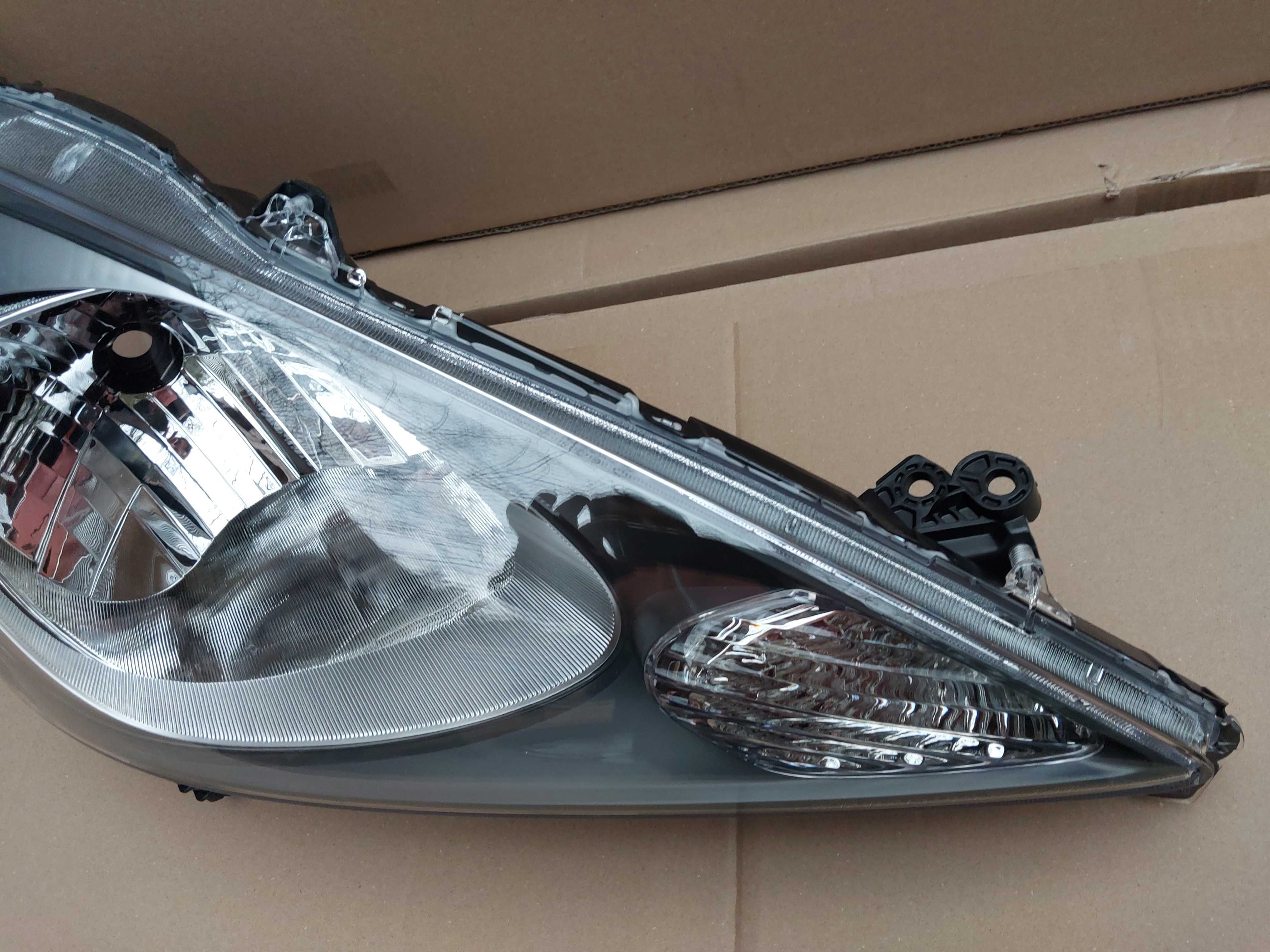 HONDA JAZZ 2008 + lampa przód nowa