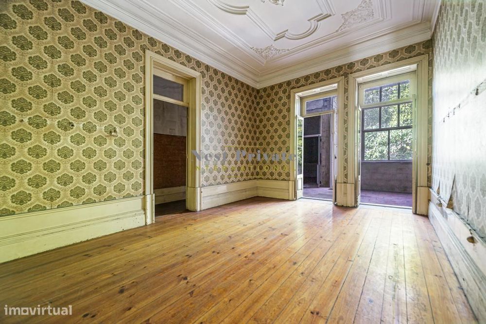 Prédio à venda na Rua de Álvares Cabral