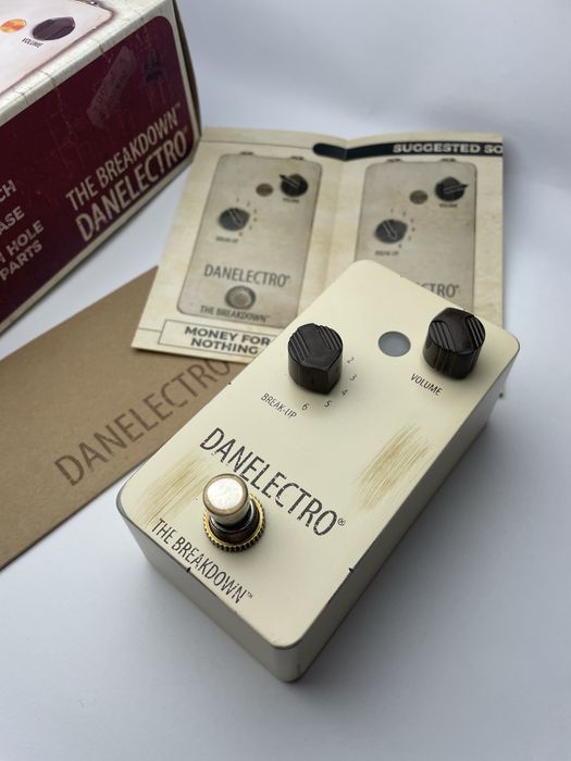 Gral na tym Jimi Page DanElectro Breakdown efekt gitary elektrycznej