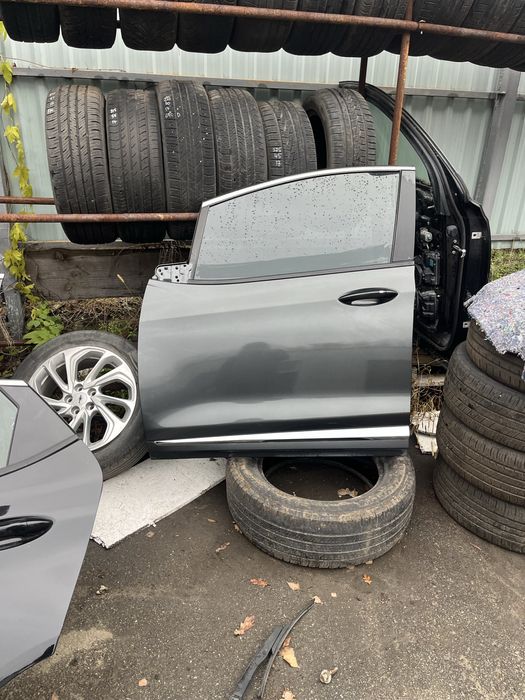 Двері передні ліві   Chevrolet Bolt EV 2017–2021  фарба 139X