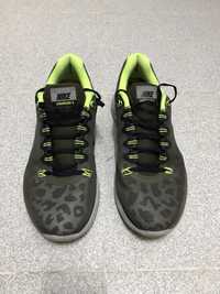 Tenis NIKE Lunarglide 5 army, usados em bom estado.