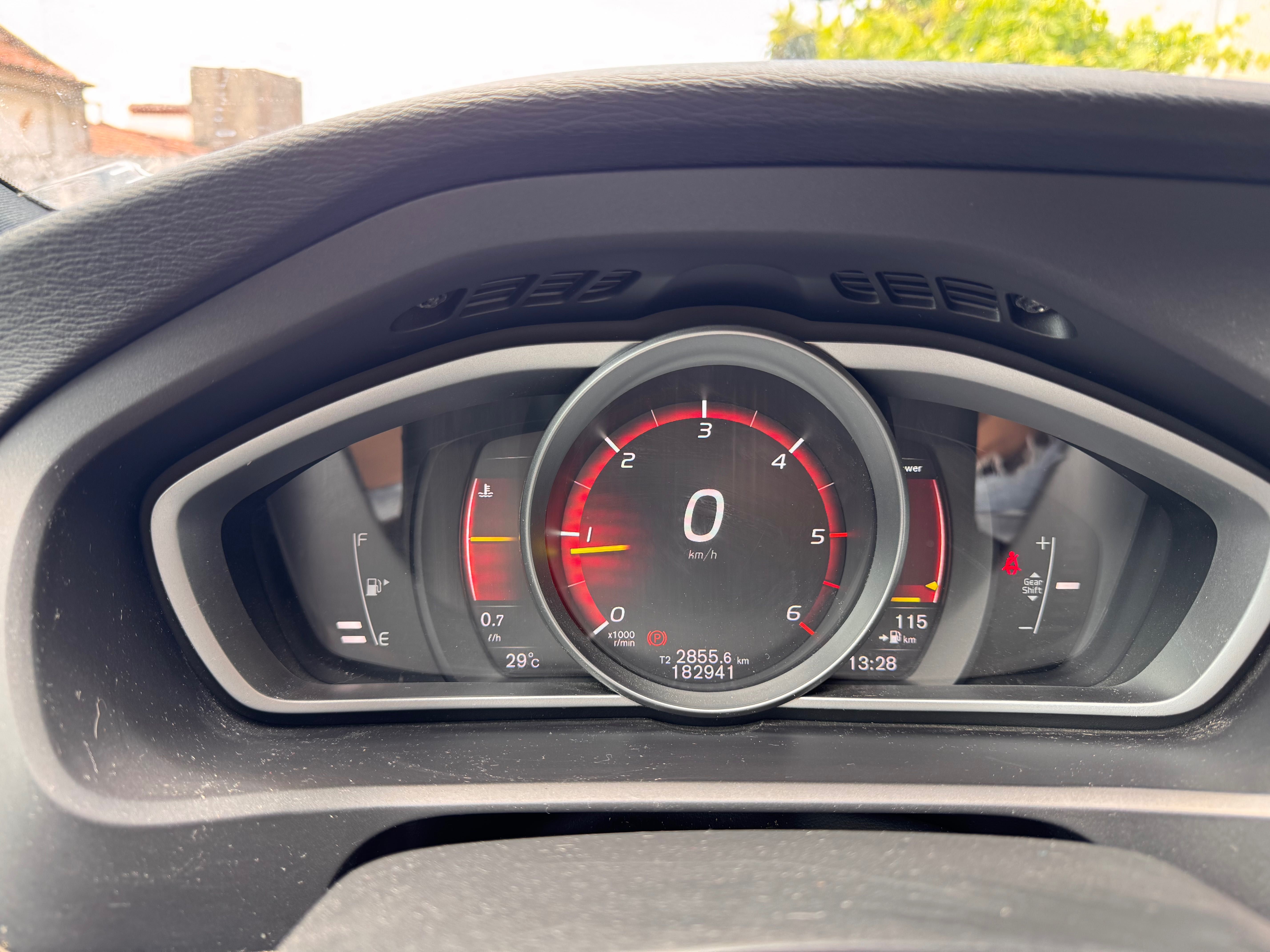 Volvo V40 R-Design D2