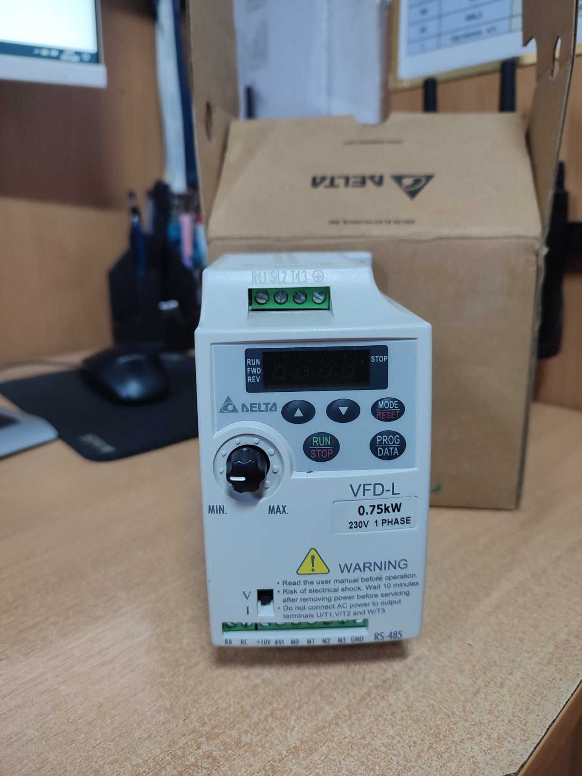 Перетворювач частоти Delta Electronics VFD007L21A