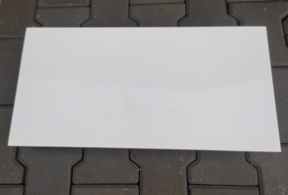Płytka ścienna 30x60 cm . Gat.2
