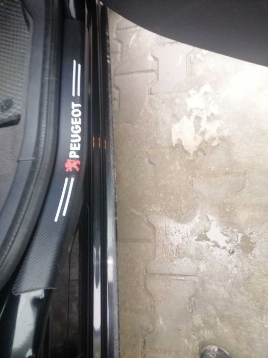 Наклейки на пороги пежо 5008 та 3008