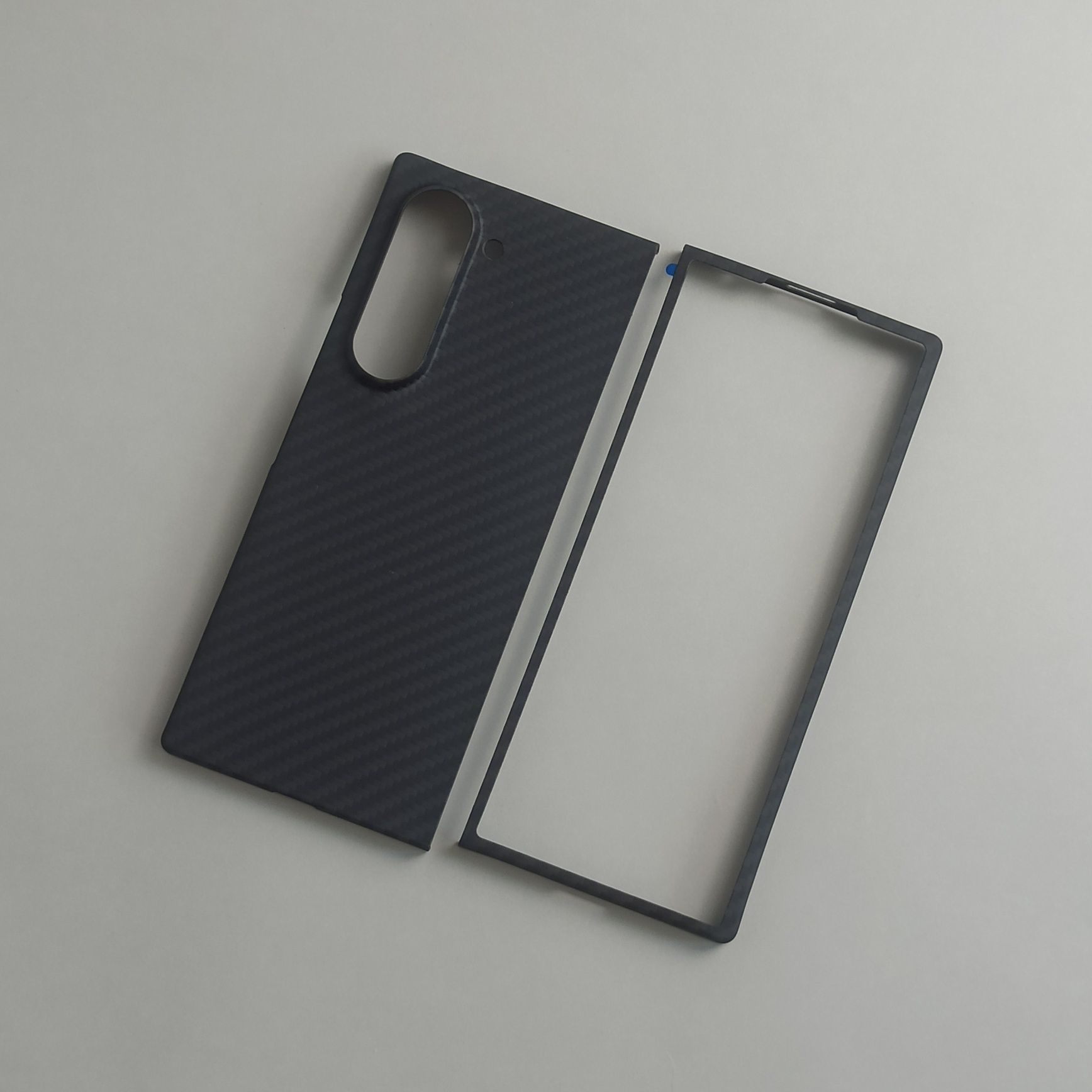 Карбоновый чехол Samsung Galaxy Fold 6