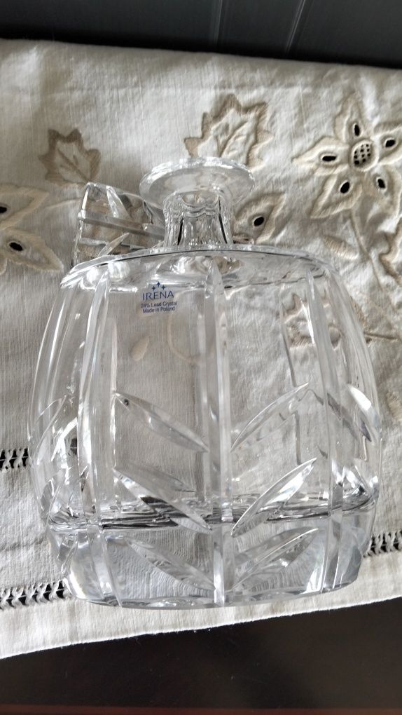 Garrafa de cristal com tampa