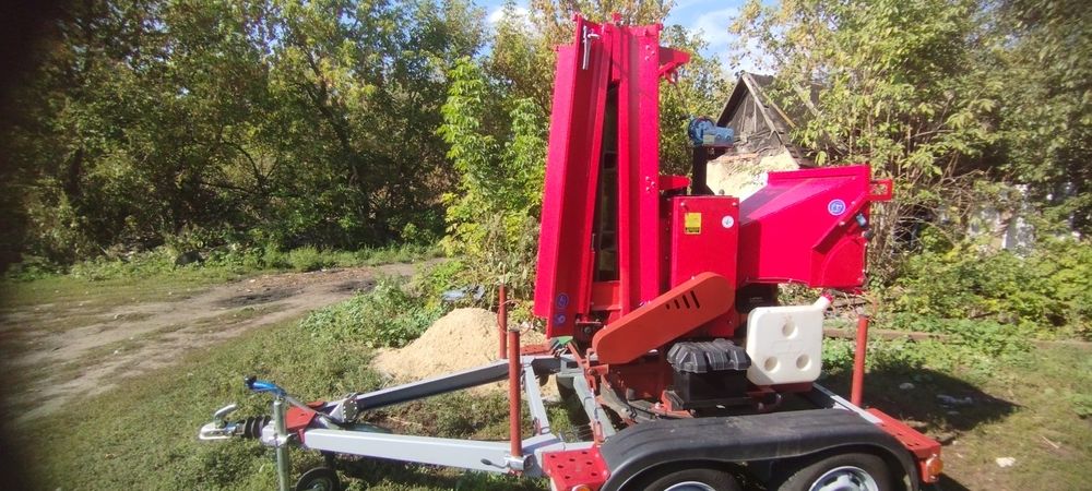 Продам ПОДРІБНЮВАЧ ГІЛОК Всі питання по телефону