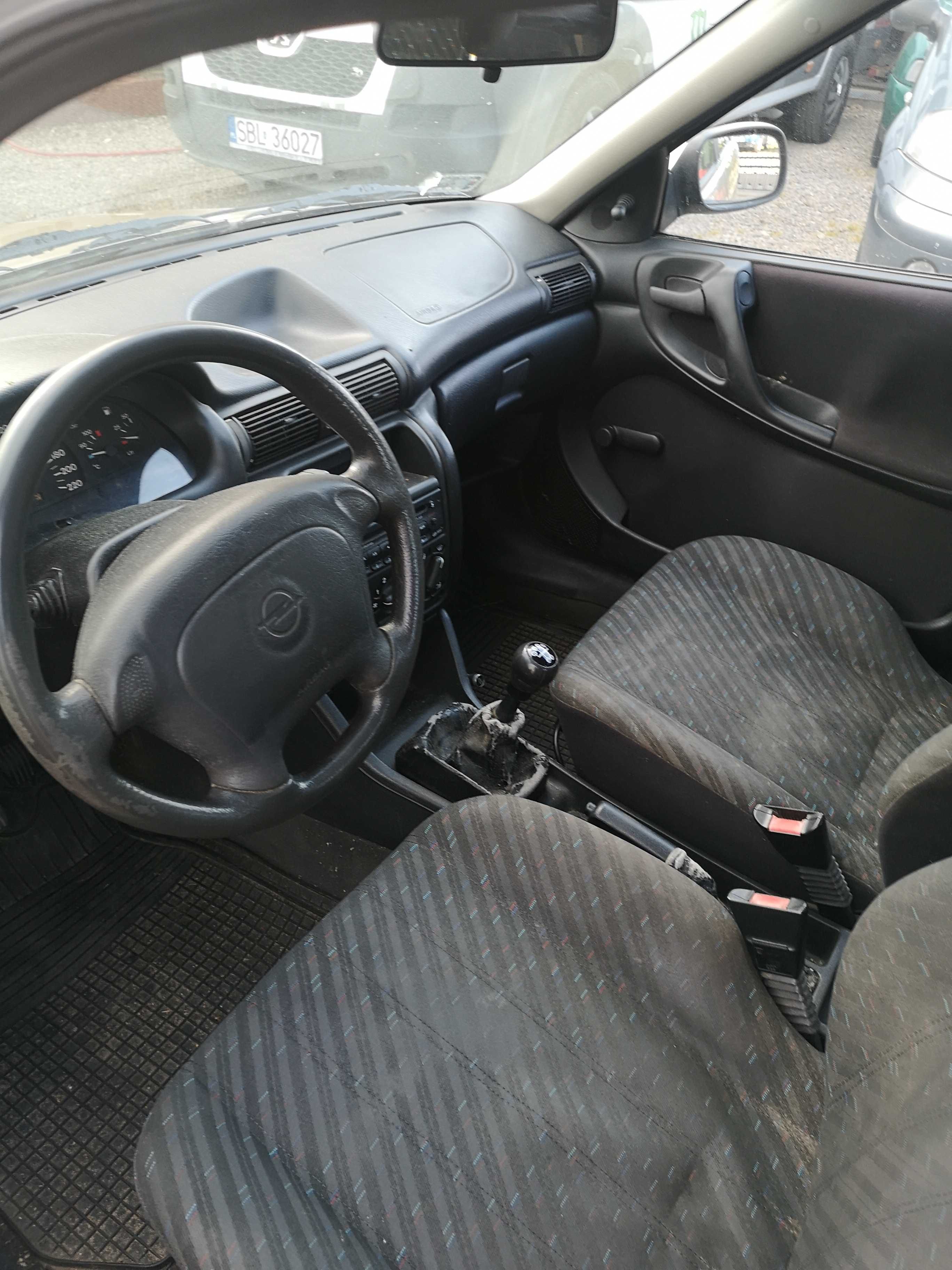 opel astra 1,6 benzyna