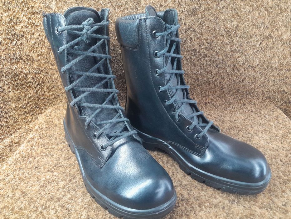 Берци,черевики тактичні Bata 45,44 розмір.
