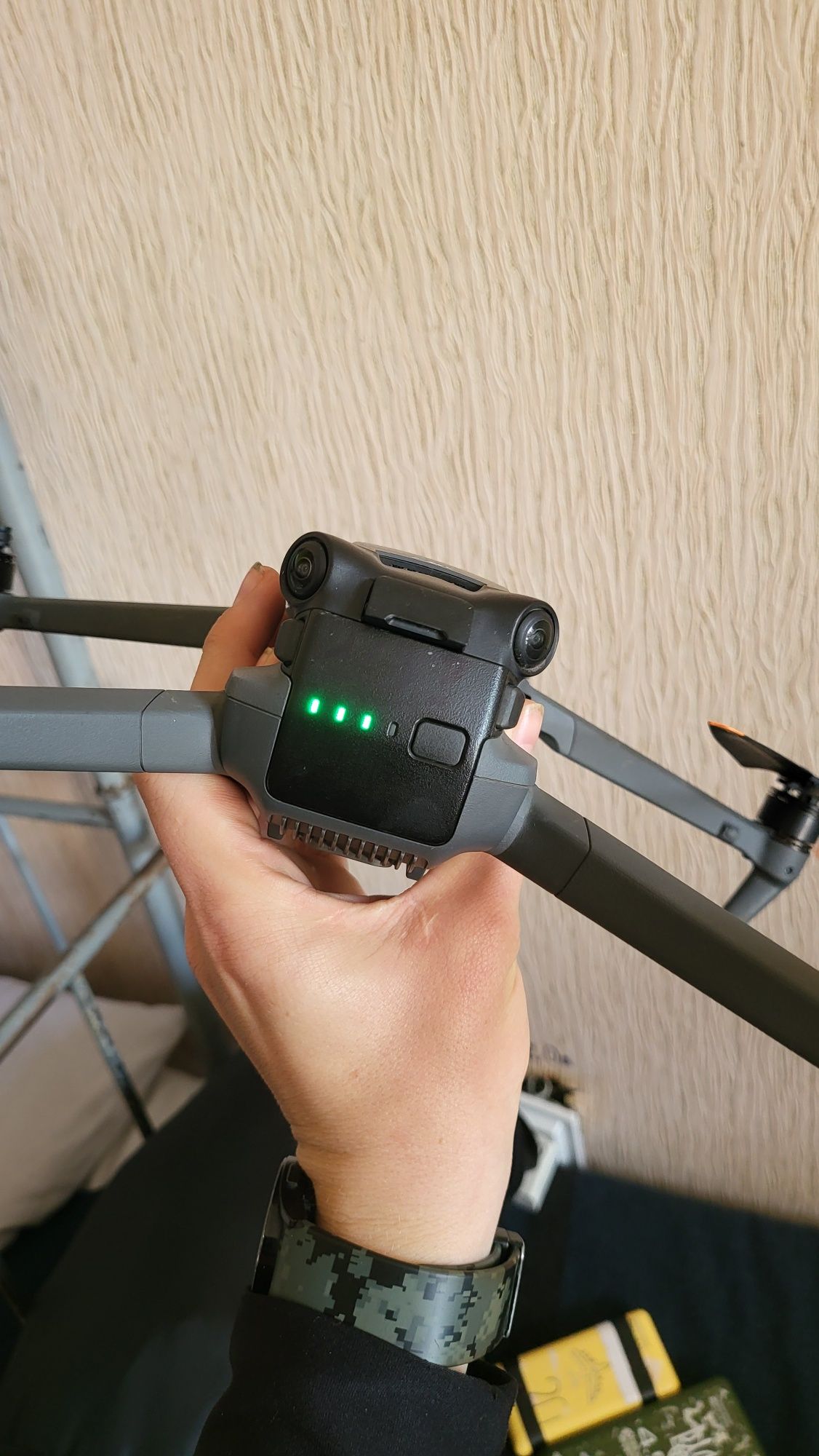 Dji mavic 3 classic (наліт 5 годин + карта 64гб х2)