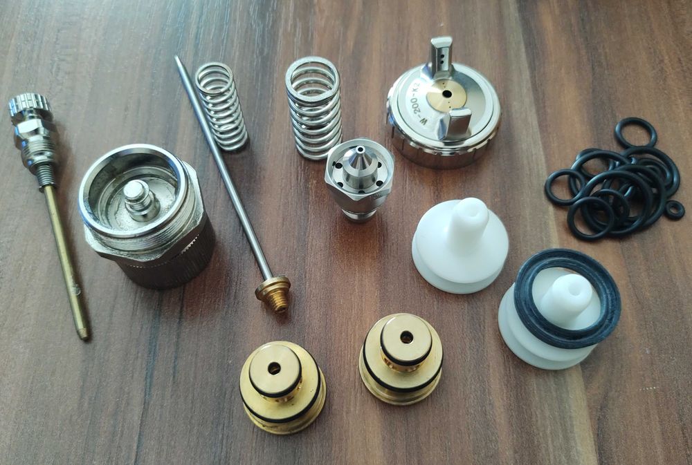 Automatyczny pistolet lakierniczy Anest Iwata WA200 152P K2 + części !