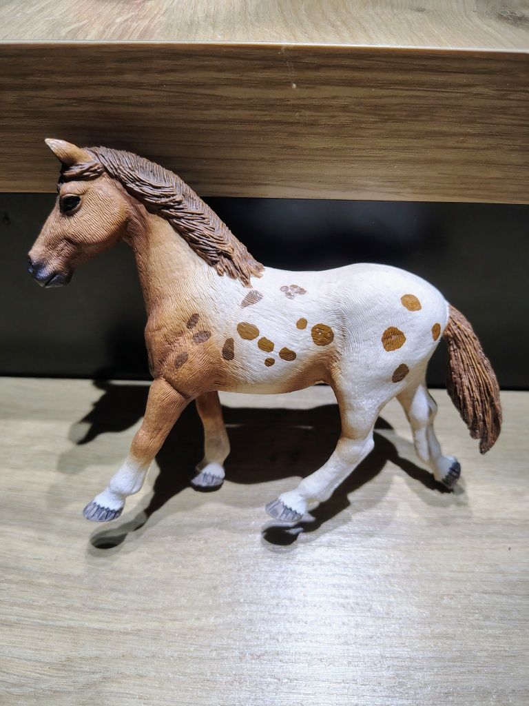 Schleich konik łaciaty 2
