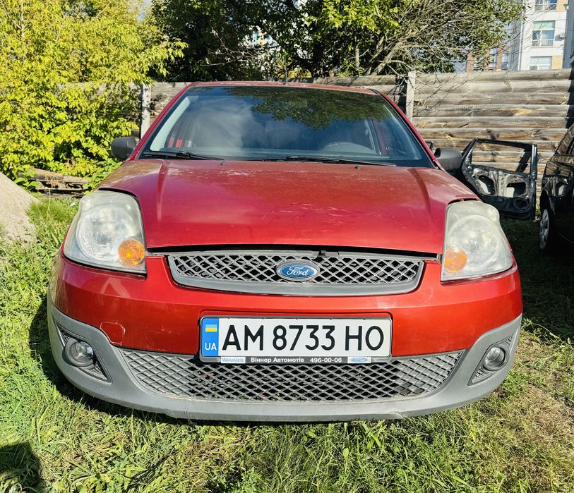 Продам Ford Fiesta 2006 рік 1.3 Бензин після ДТП!