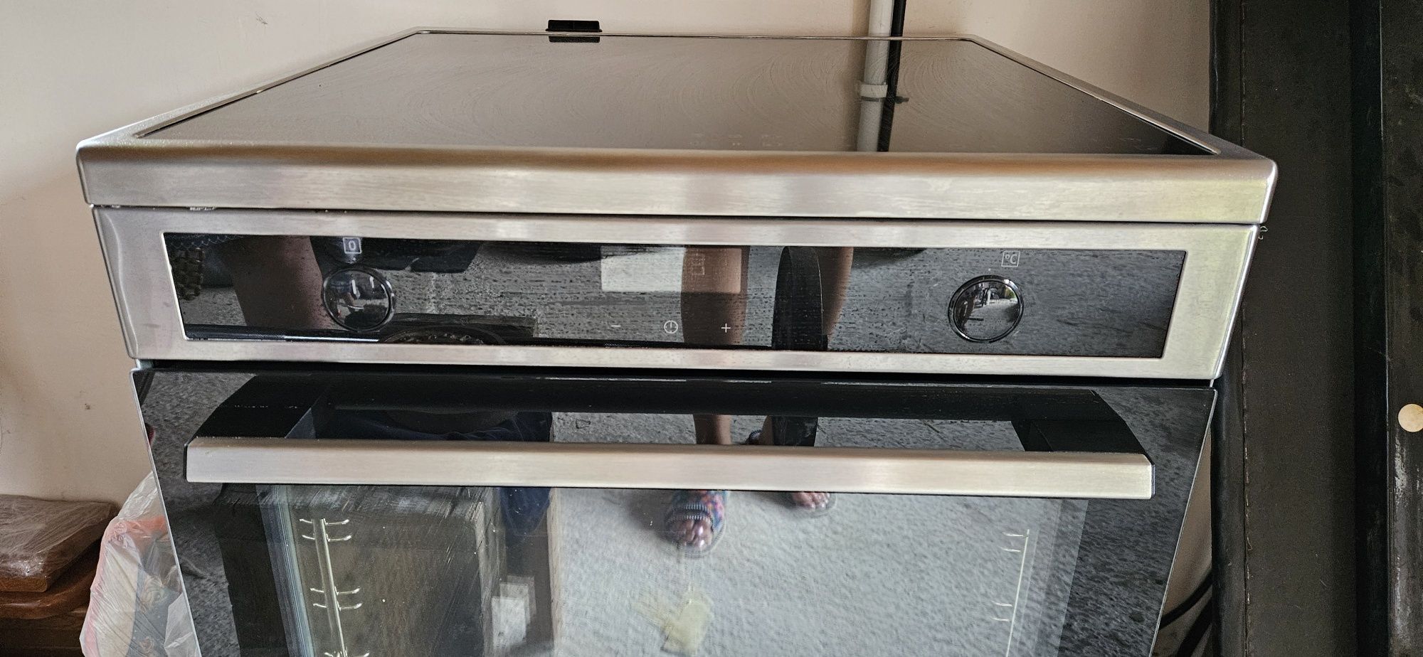 Kuchnia indukcyjna 220/380V Electrolux LKI64020BX