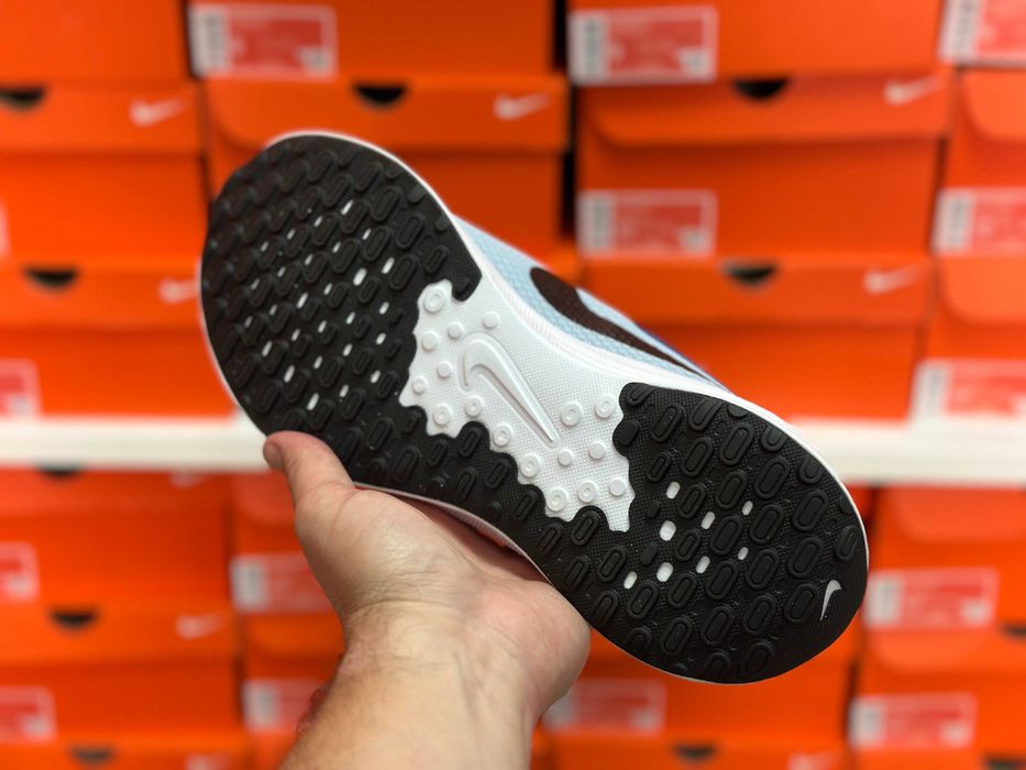 Кросівки Nike Revolution 7	кроссовки FB2207-402