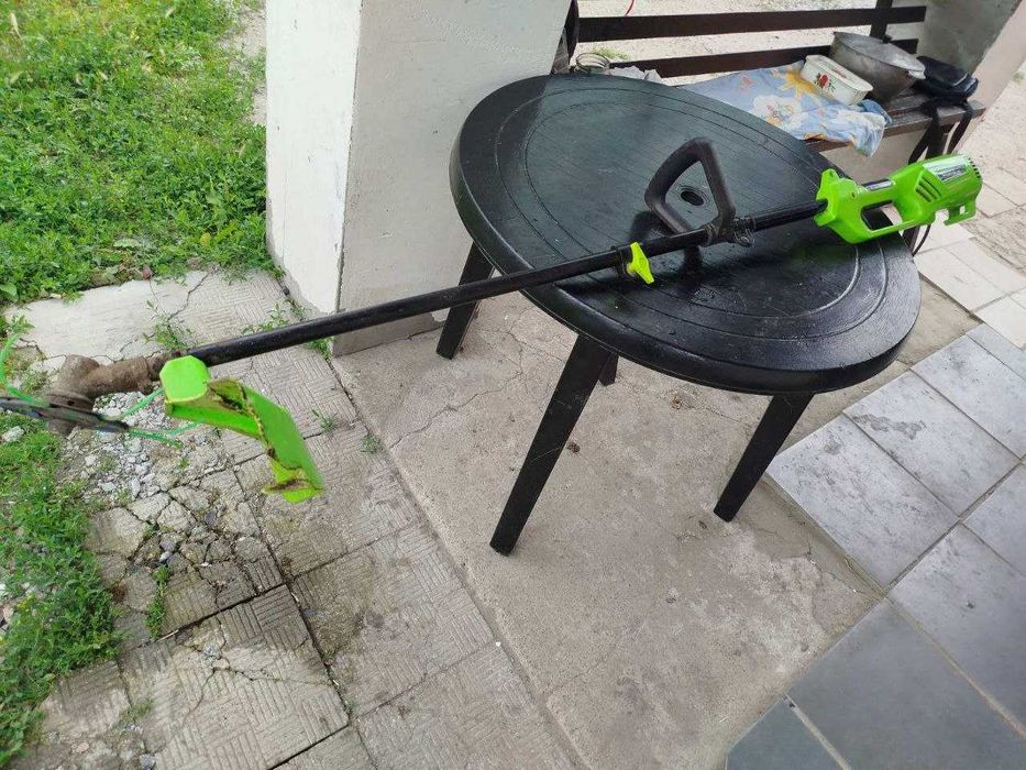 Продам газонокосилку