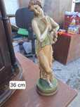 Estatueta em marfinite