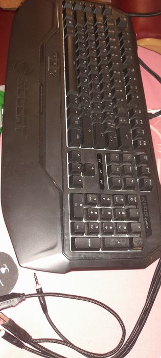 Продам клавиатуру игровая бери и играй