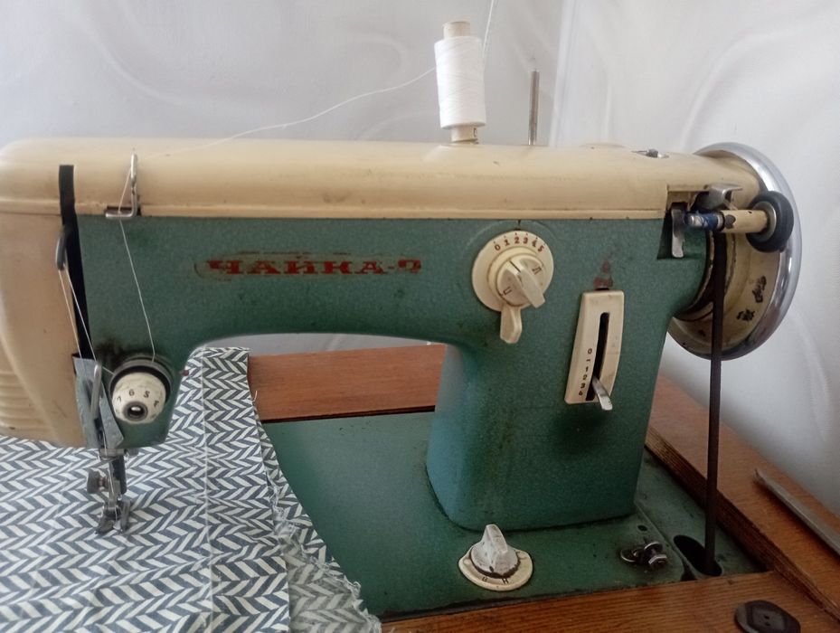 Швейная машинка Чайка