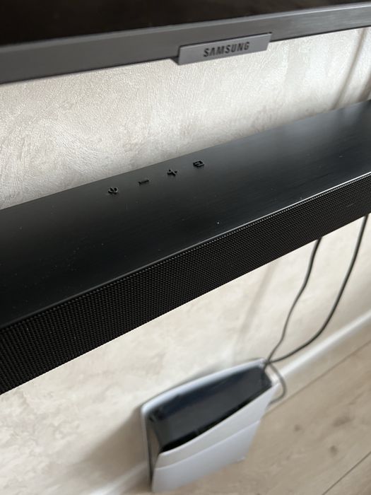 Саундбар Samsung HW-B650D/UA Сабвуфер