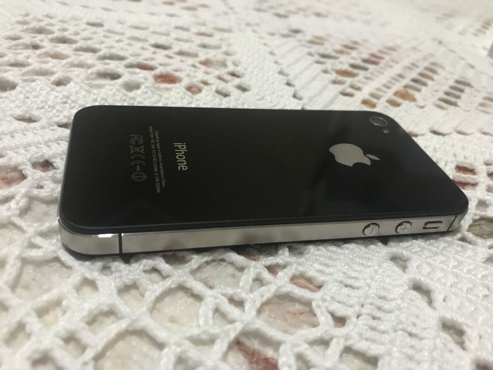 Apple iPhone 4S 8GB Preto - Livre