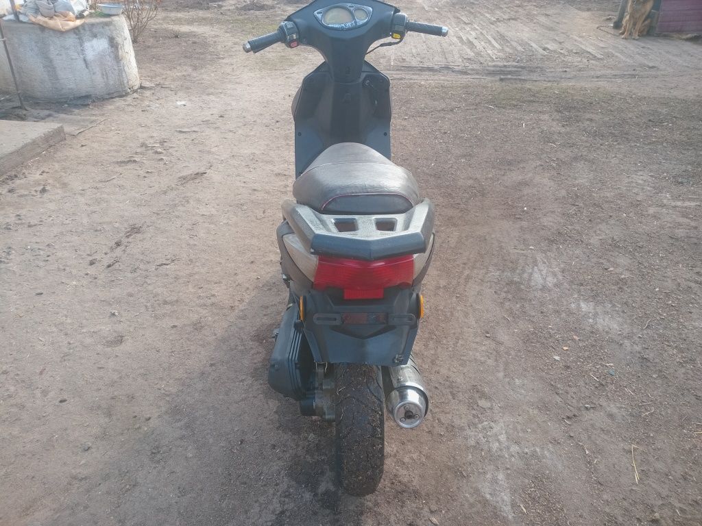 Продаю  скутер 5500 грн Pheonix sкумото