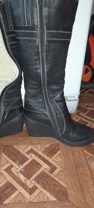 Сапоги женские кожаные.