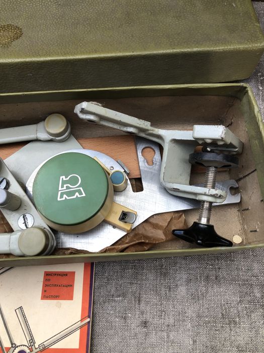 Чертежный набор . Конструктор . Кульман