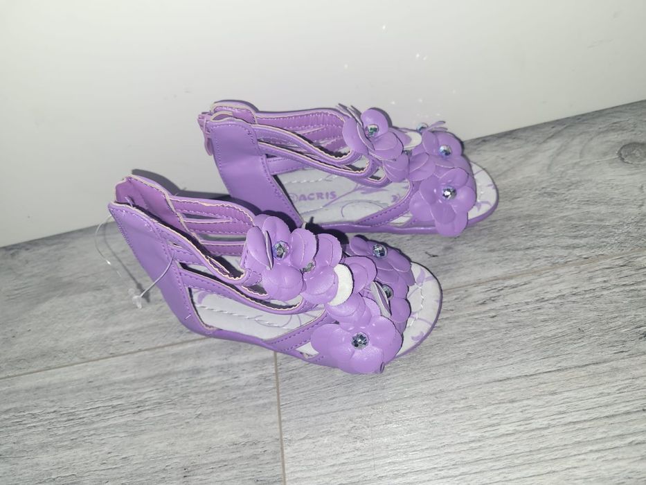Buty o rozmiarze 22