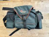 Estojo Lowepro para maquina fotografica