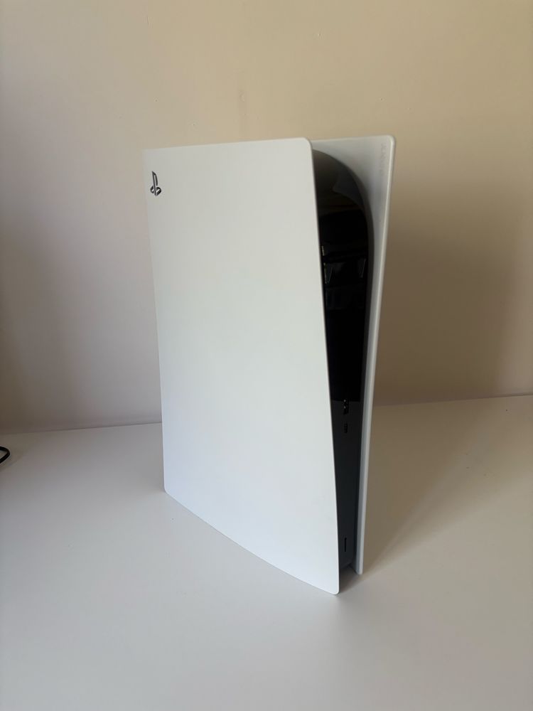 Zestaw PlayStation 5 Digital + pad + stacja dokująca Gotowy do gry!