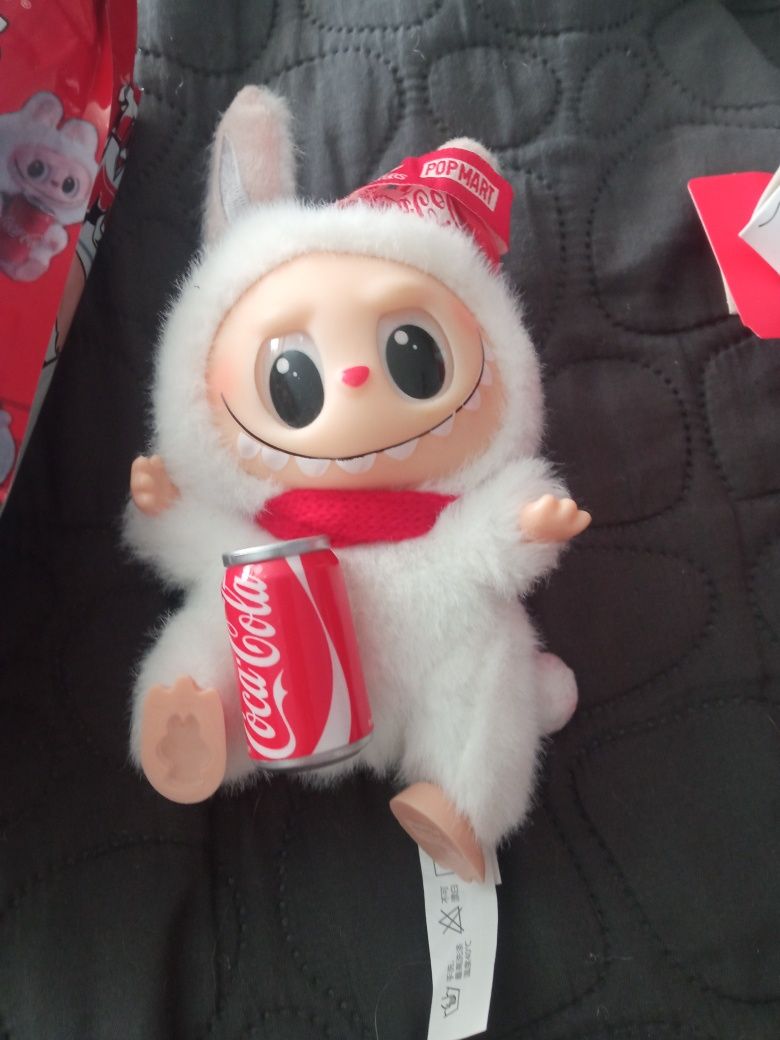 Labubu coca cola