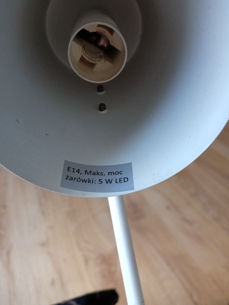 Lampka biurkowa biała