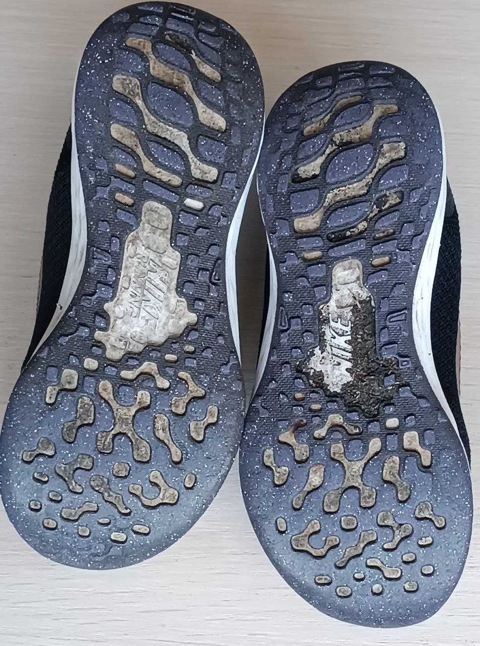 Дитячі кросівки Nike розмір 31.5