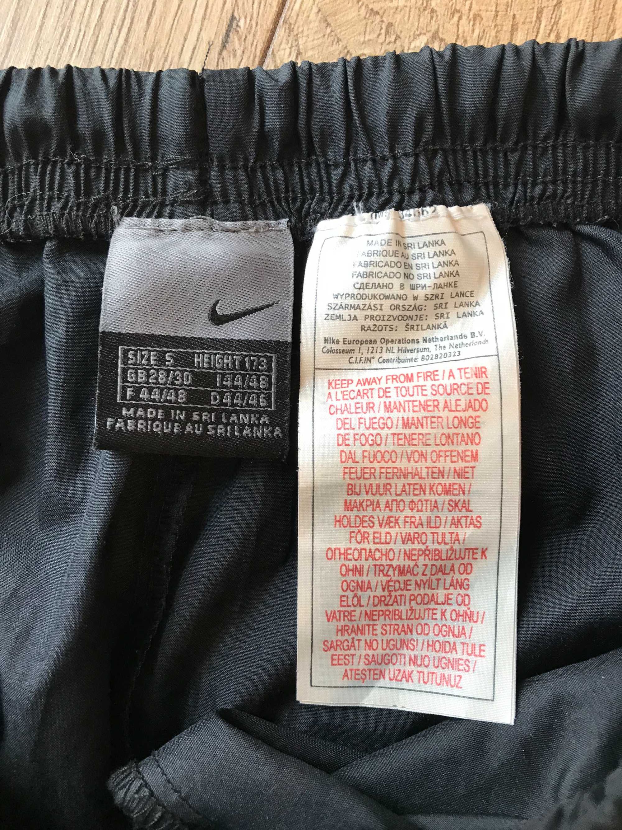 Spodnie ortalionowe z szerokimi nogawkami Nike Dri-Fit rozm. S vintage