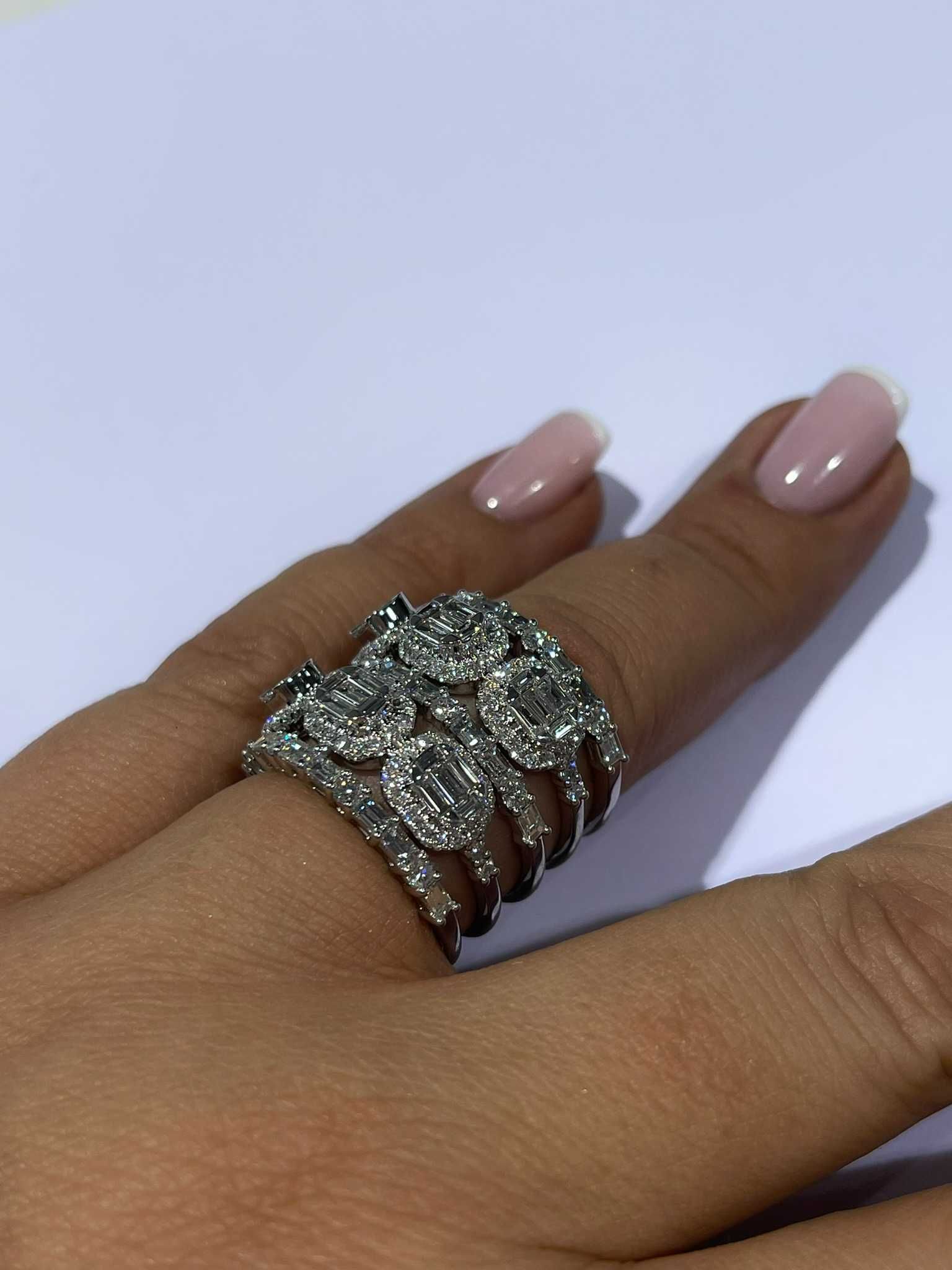 Pierścionek Infinity bagiety 3.39 CT