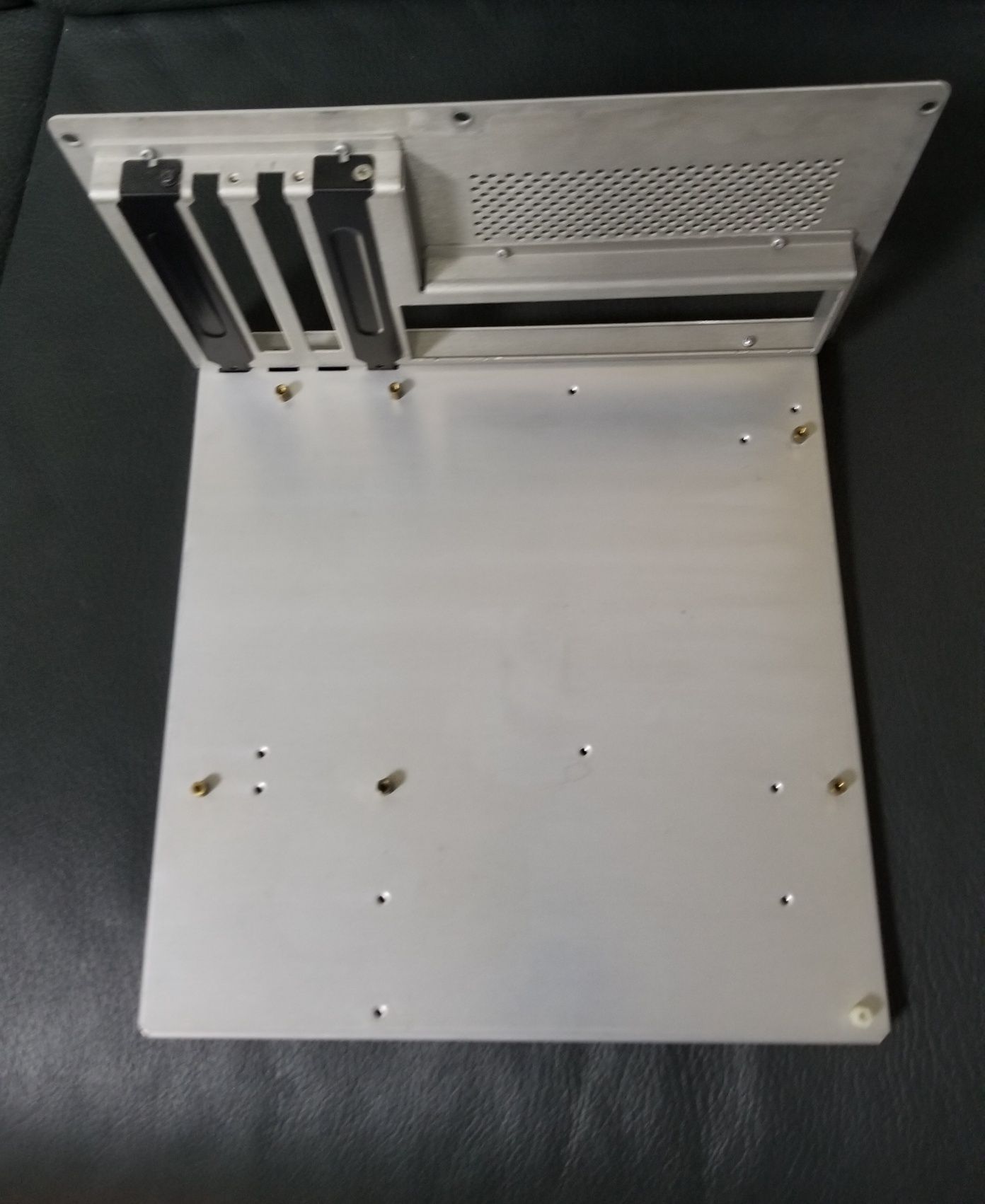 Корпус Lian Li PC-V351