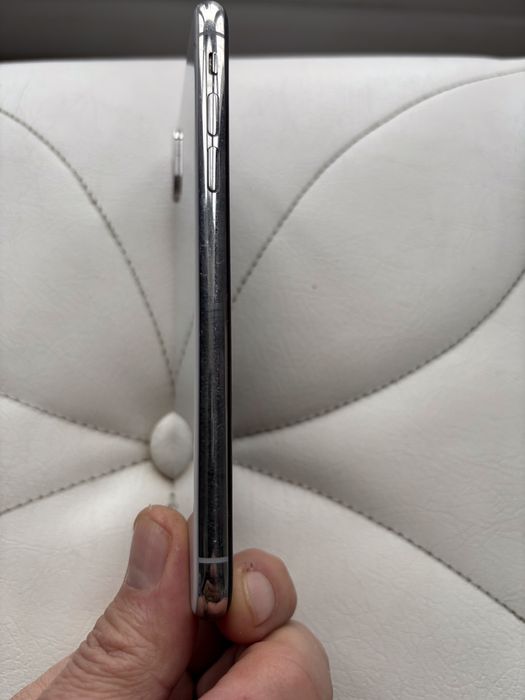 iPhone X , 64Гб,незначні технічні нюанси