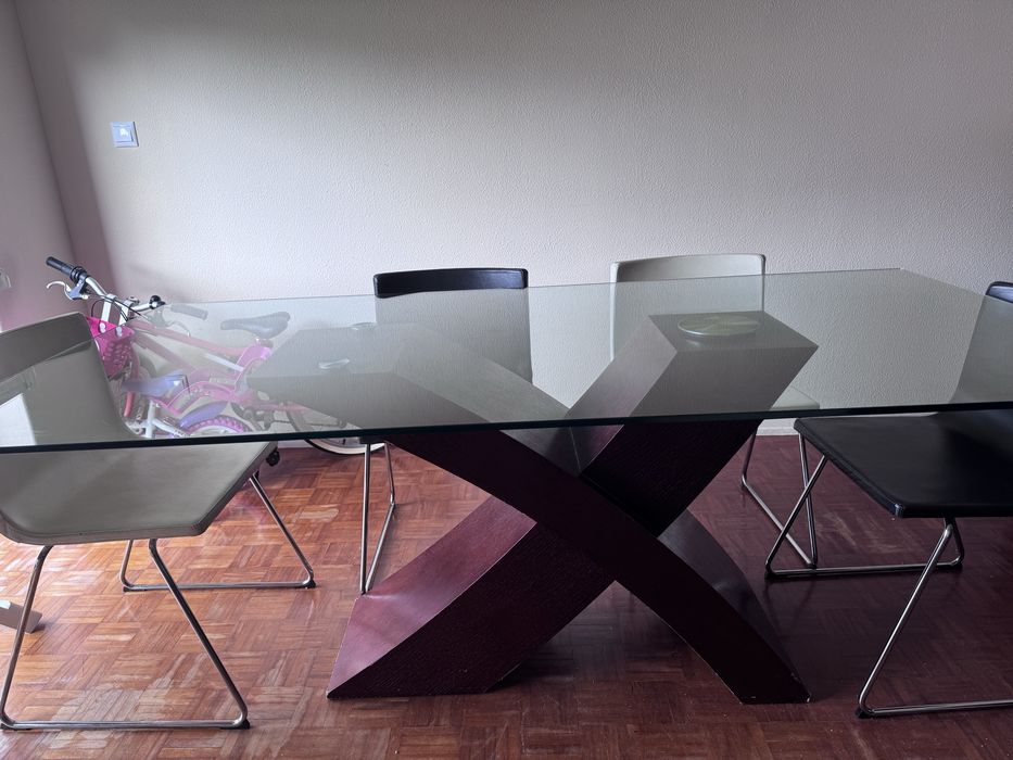 Mesa de jantar com 6 cadeiras