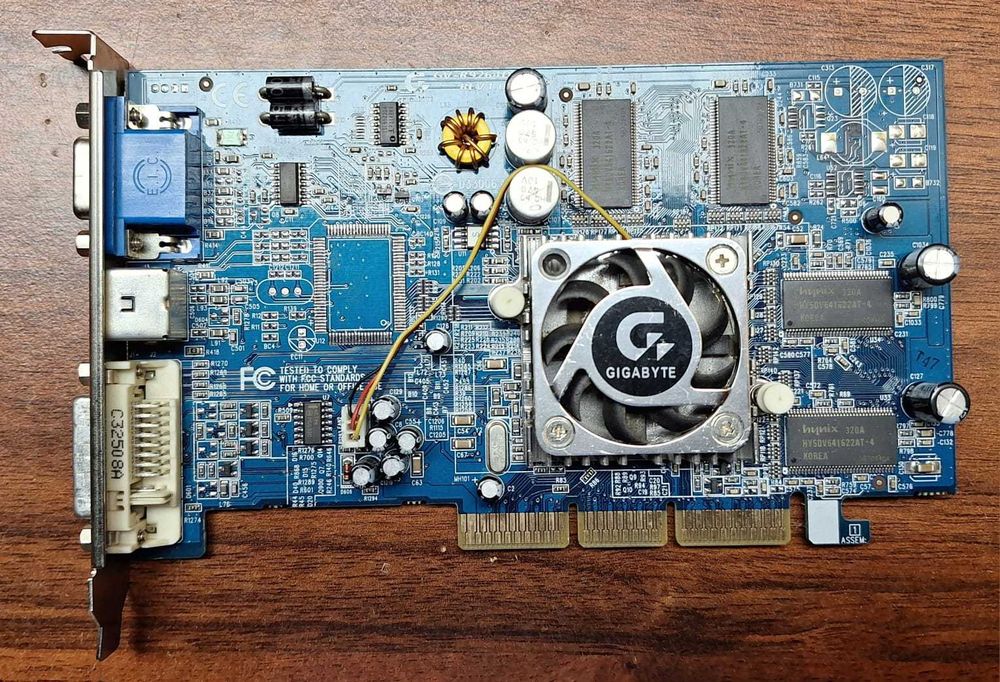 3 karty graficzne AGP