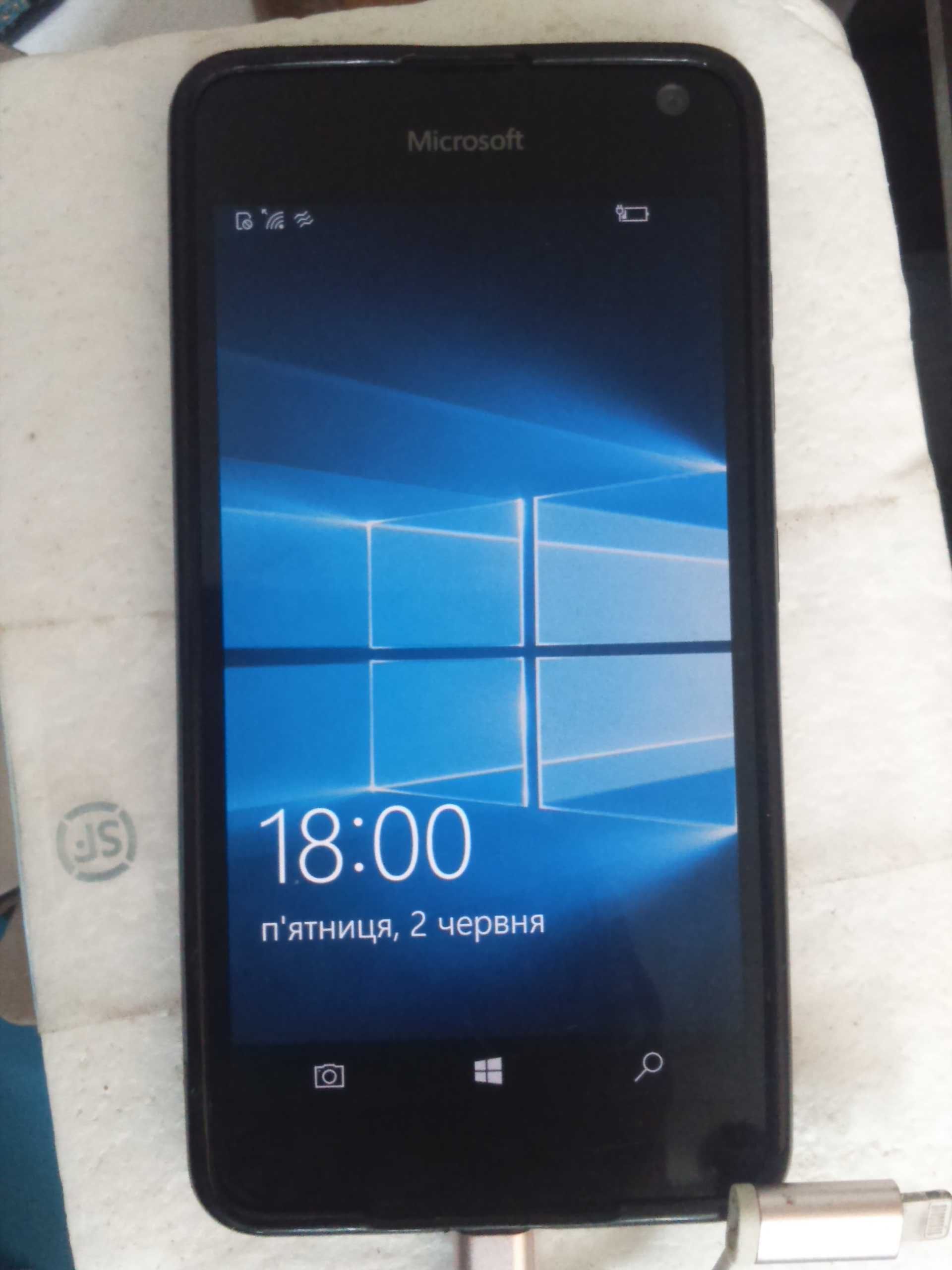 Смартфон Microsoft на Windows 10 (Lumia 650)