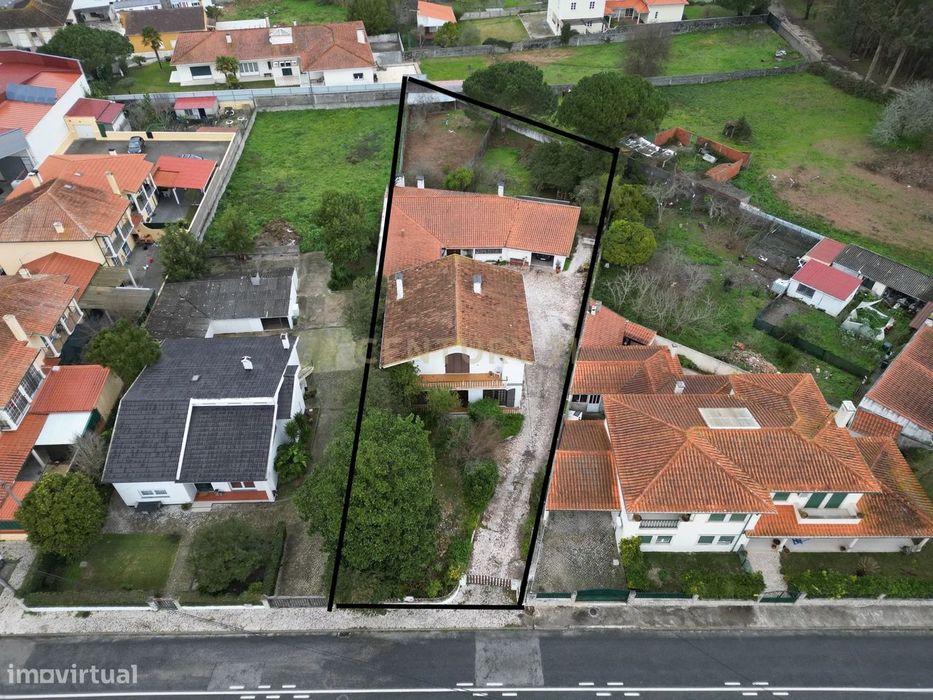 Moradia Espaçosa e Versátil na Marinha Grande