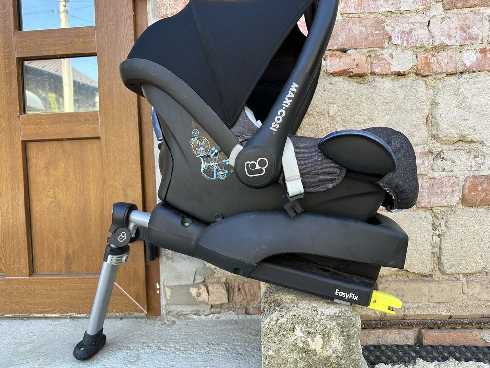 Автокрісло Maxi cosi з народження