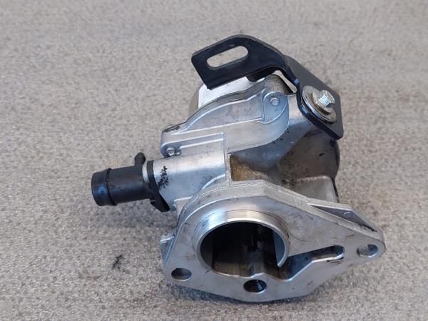 Depressor dos travões / bomba de vácuo RENAULT Clio III (BR0/1, CR0/1)