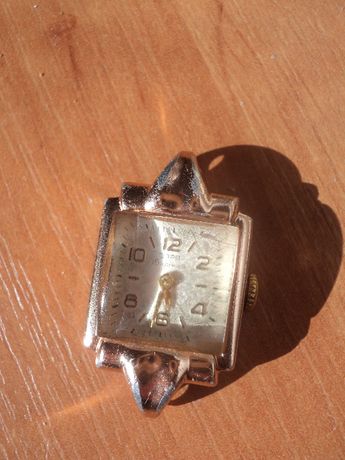 Золоченые часы заря 1950е 16 камней рубинов