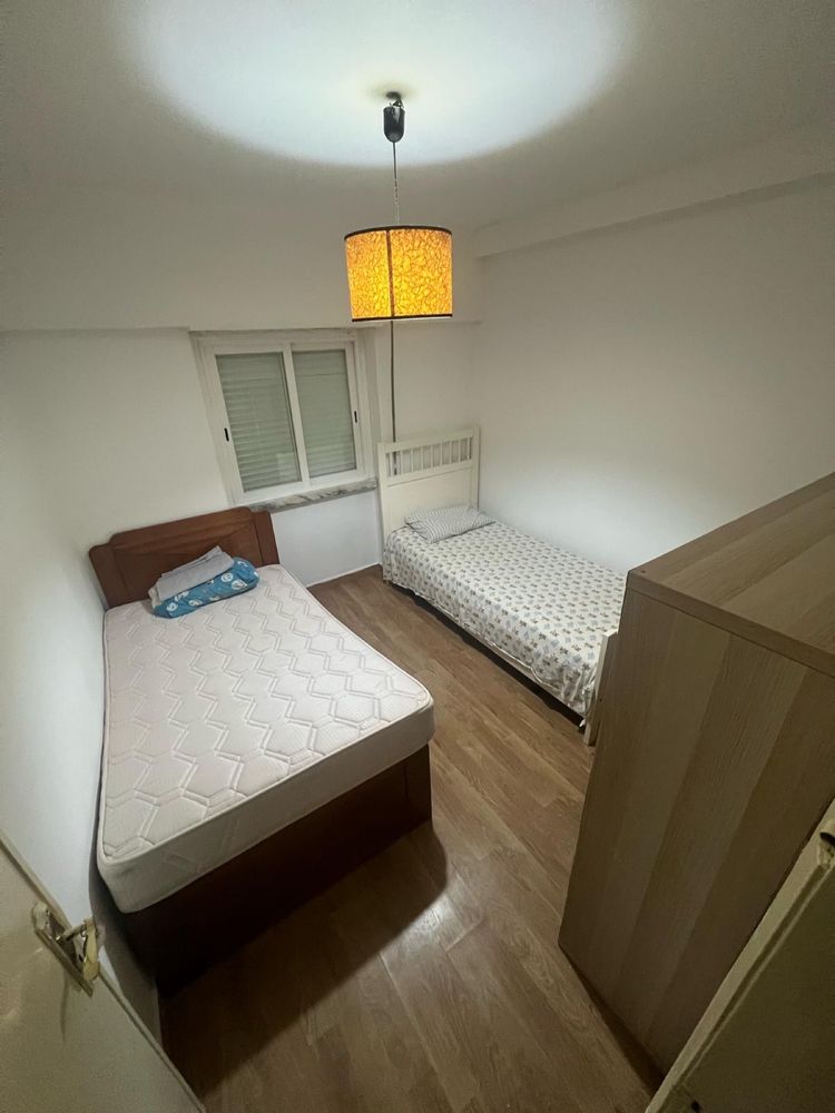 Quarto para homens (compartilhado) em Cascais Disponível Agora